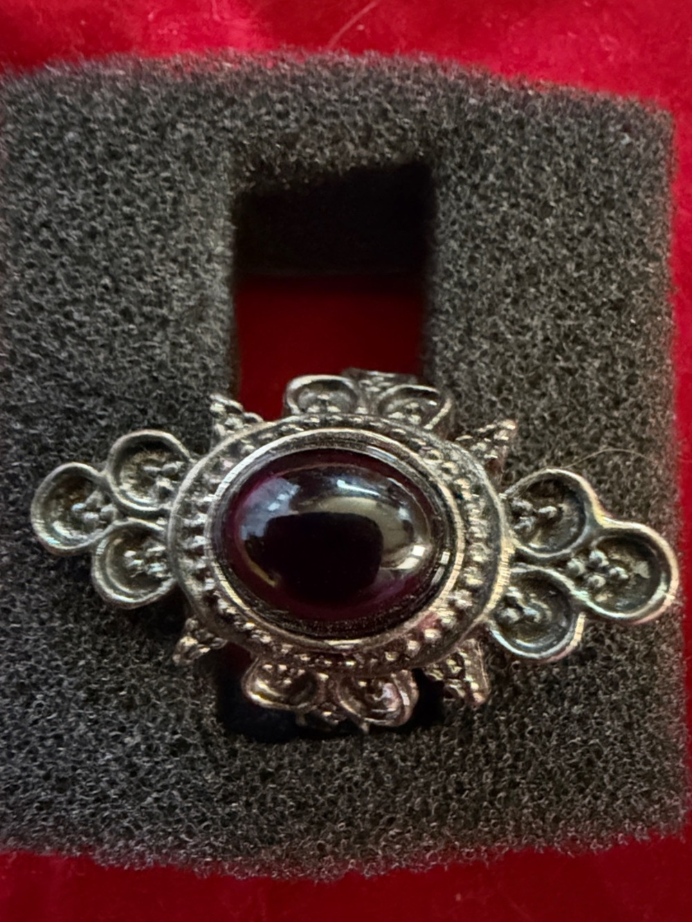 Antique-Style Black Center Filigree Ring, SZ 4.5, (J296)